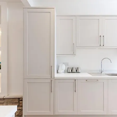 Spacious 3 Bed - Sleeps 7 - Free Parking * Μπρίστολ