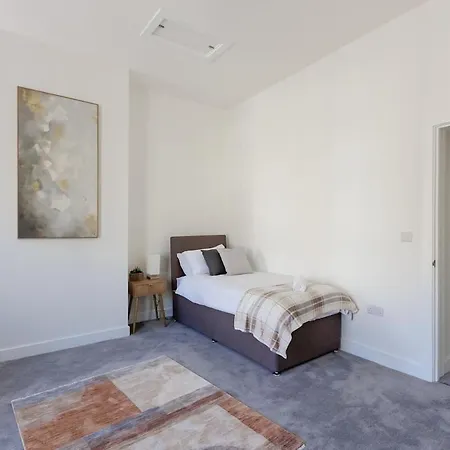Сasa de vacaciones Spacious 3 Bed - Sleeps 7 - Free Parking Bristol